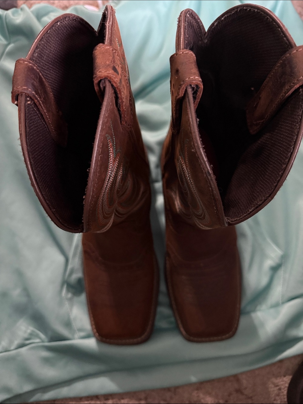 Justin size 8 cowboy boots